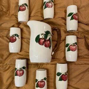 Metlox Poppytrail California Apple Grand Pitcher 8 Tumblers